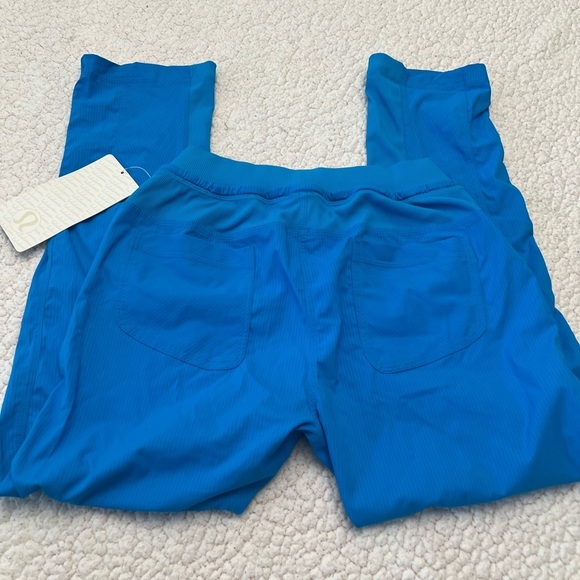 NWT Lululemon Athletica Turquoise Capris Slim-Fit Tailored Size 4 women’s - Picture 5 of 16